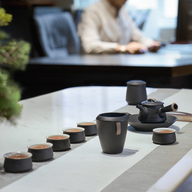 万仟堂(EDENUS)汉风侯02·成套茶具黑铁釉(一壶一承一海六杯一罐)高清大图