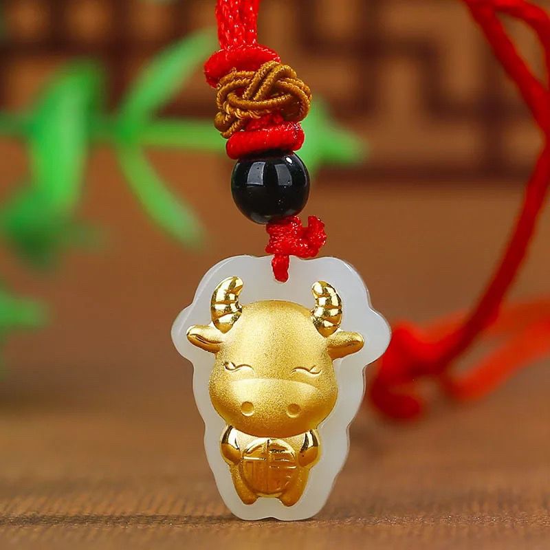 牛年金挂坠金镶玉福牛项链女本命年财富牛福气牛生肖吊坠玉坠挂绳福气