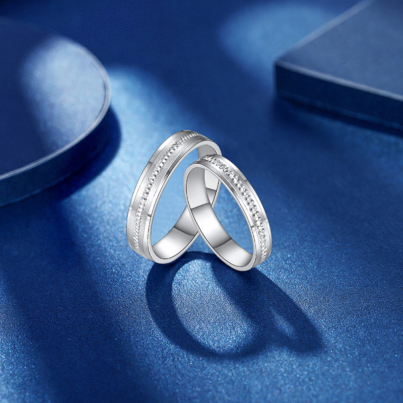 老庙pt950铂金单圈仿钻位情侣对戒结婚戒指