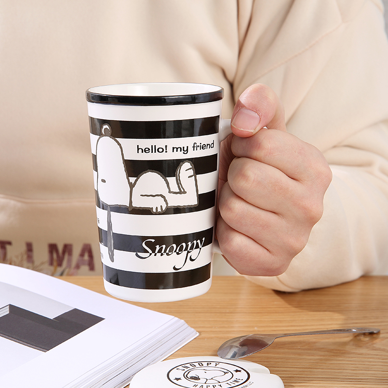 史努比(SNOOPY)陶瓷水杯可爱简约马克杯带盖勺男女创意个性潮流咖啡喝水杯子 5030白