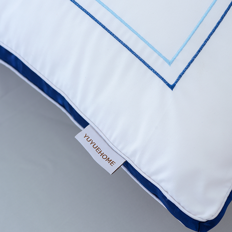 萨奇 立高枕高清大图