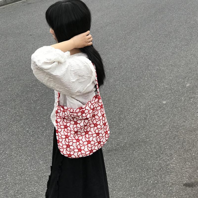 包包女2021新款潮简约刺绣百搭日韩风花朵单肩包高级感日系小挎包 红色刺绣花朵