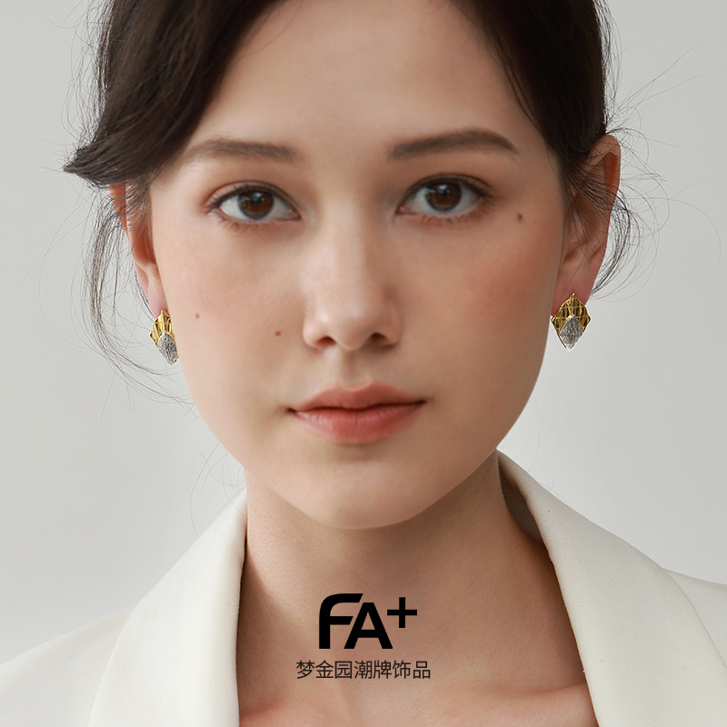 梦金园几何菱形纯银耳钉女个性双色耳环设计感小众高级法式风银首饰/一对