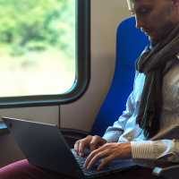 联想ThinkPad X1 Carbon 2019（20CD）英特尔酷睿i5 14英寸轻薄笔记本电脑（i5-8265U 8G 512GSSD FHD 背光键盘 Win10）黑色