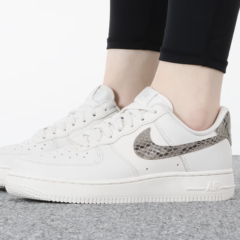 耐克(NIKE)板鞋女AIRFORCE1&apos;07AF1低帮休闲鞋DD8959-00237.5_478