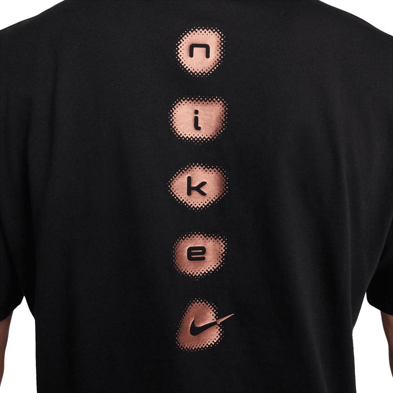 Nike宽松版型复古潮流男装休闲T恤高清大图