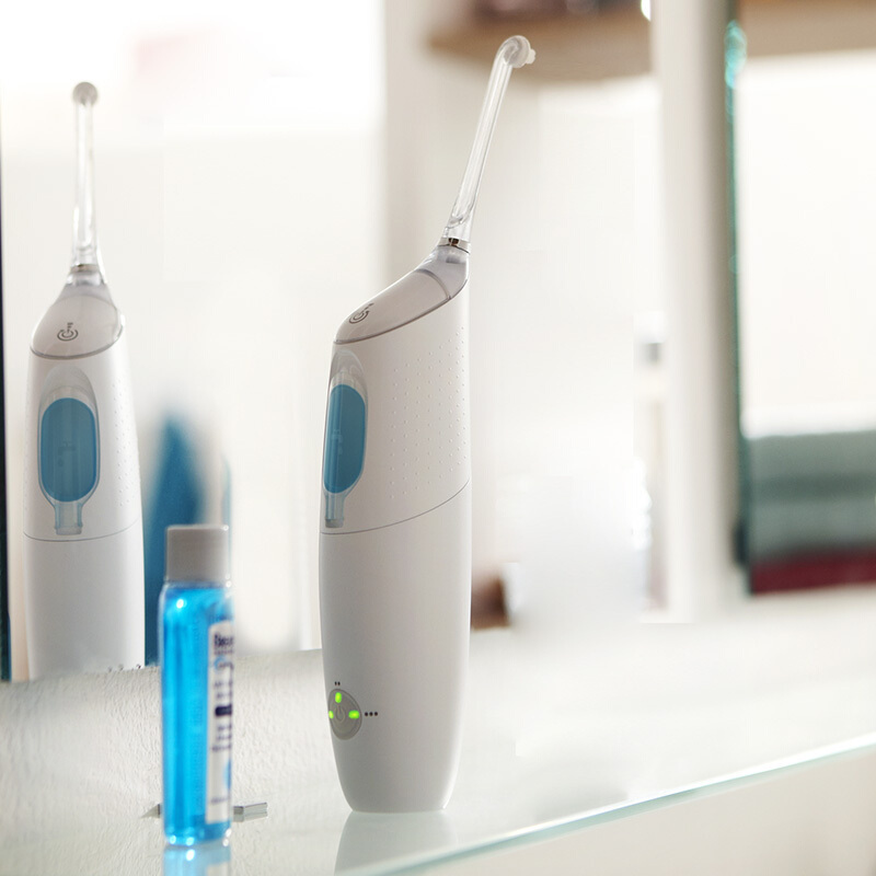 飞利浦(Philips) 喷气式洁牙器HX8331/01白色 成人便携式冲牙器水牙线 2档水压水箱容量9ml 方便携带
