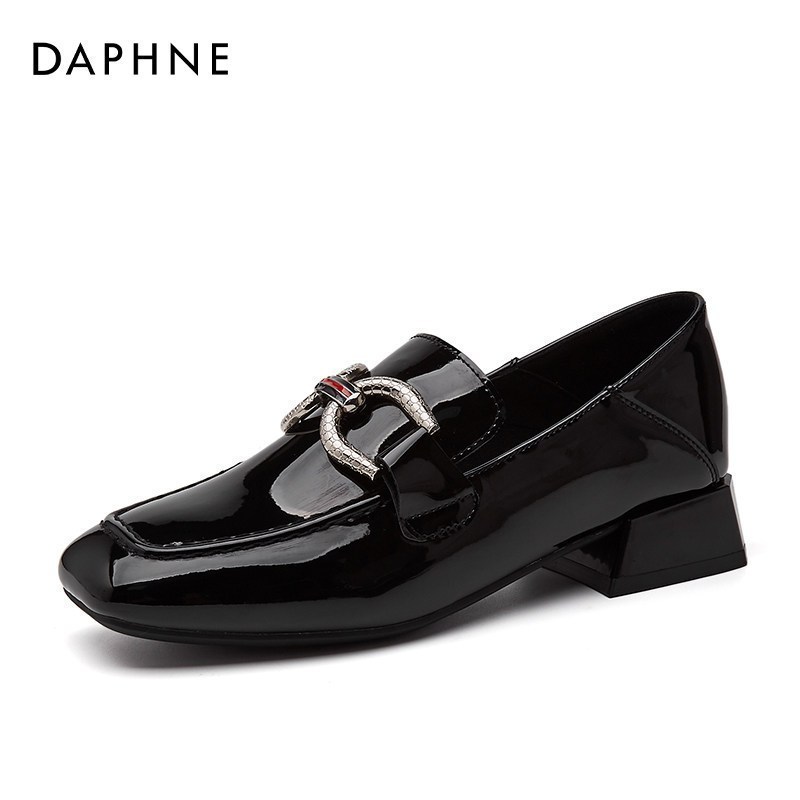 达芙妮英伦风小皮鞋女复古粗跟方头乐福鞋一脚蹬马衔扣中跟女鞋子