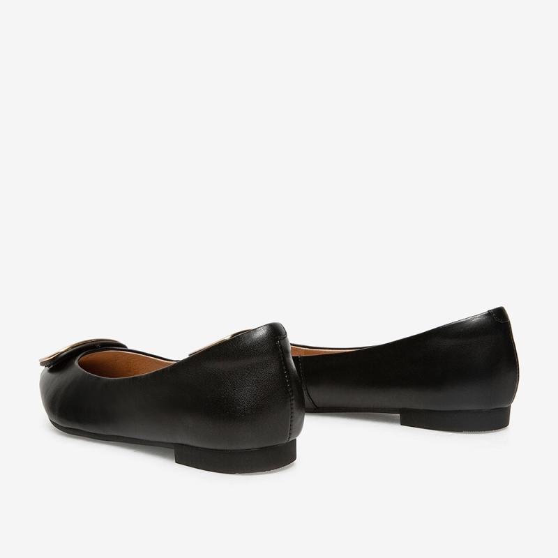 百思图2021秋季新款商场同款方扣时尚简约休闲女单鞋rgr36cq1