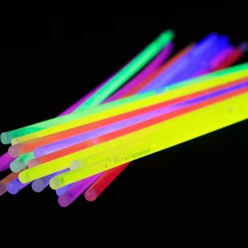 荧光棒批发100支儿童玩具晚会演唱会莹光棒手环发光魔法棒夜光棒20支