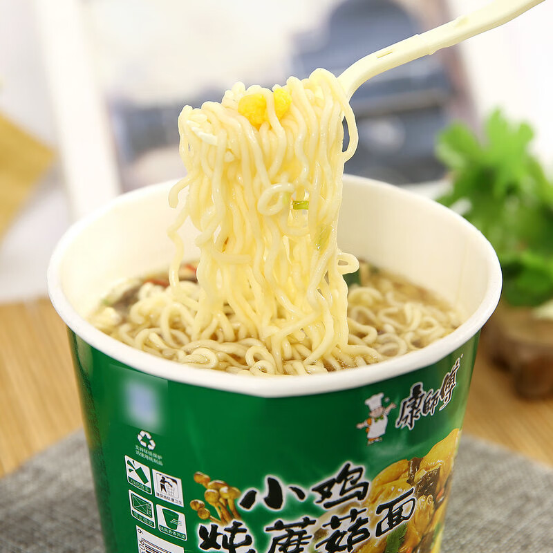 康师傅 方便面 经典小鸡炖蘑菇桶面102g*12 泡面整箱速食 方便食品高清大图