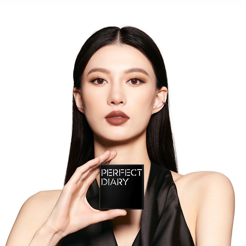 完美日记(PERFECT DIARY) 四色精萃眼影02时尚裸棕高清大图