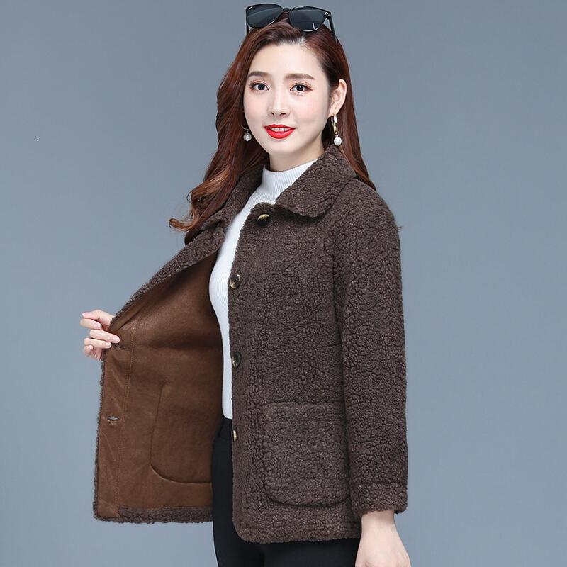 迪鲁奥（DILUAO)2021妈妈水外套40岁50中老年女装新款剪绒上衣短款皮毛一体_598 5XL 深咖色