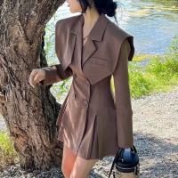 权小威 设计感拼接披肩西装裙子女2023春秋法式小众假两件收腰A字连衣裙