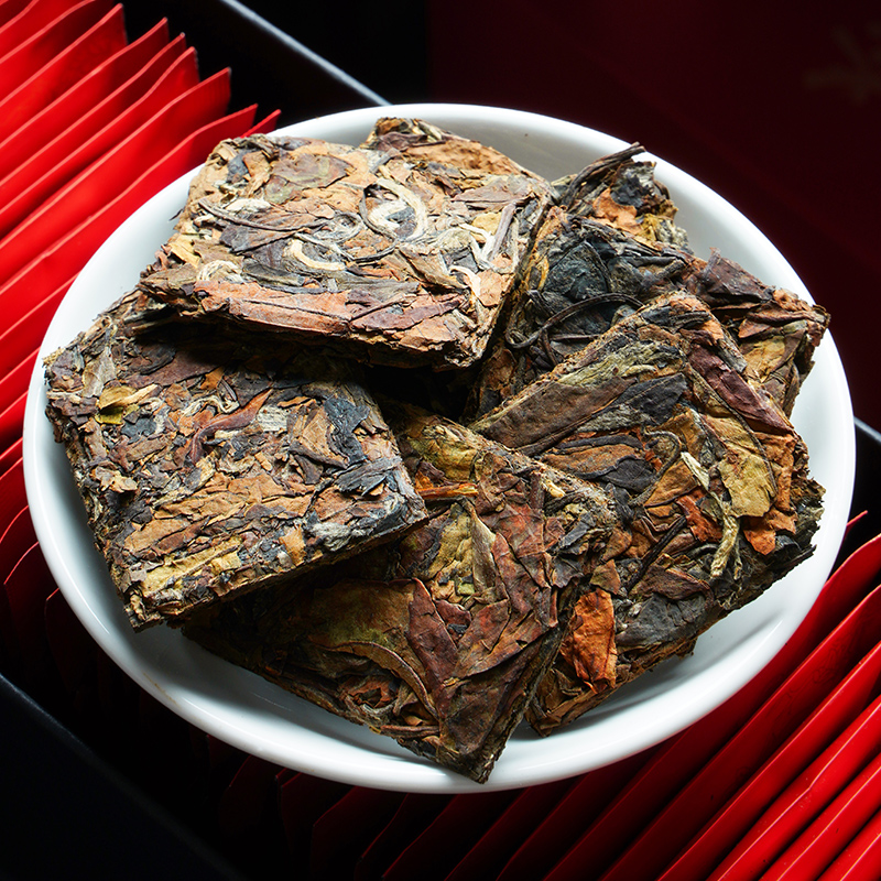 正宗福鼎白茶小方片2011年老白茶叶贡眉枣香寿眉闷泡饼干茶盒装100片高清大图