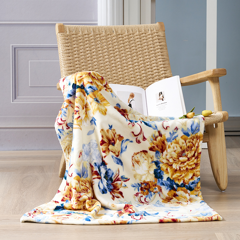 富安娜(FUANNA) 家居多功能法兰绒午休毯 落英缤纷 80*120cm 288g高清大图
