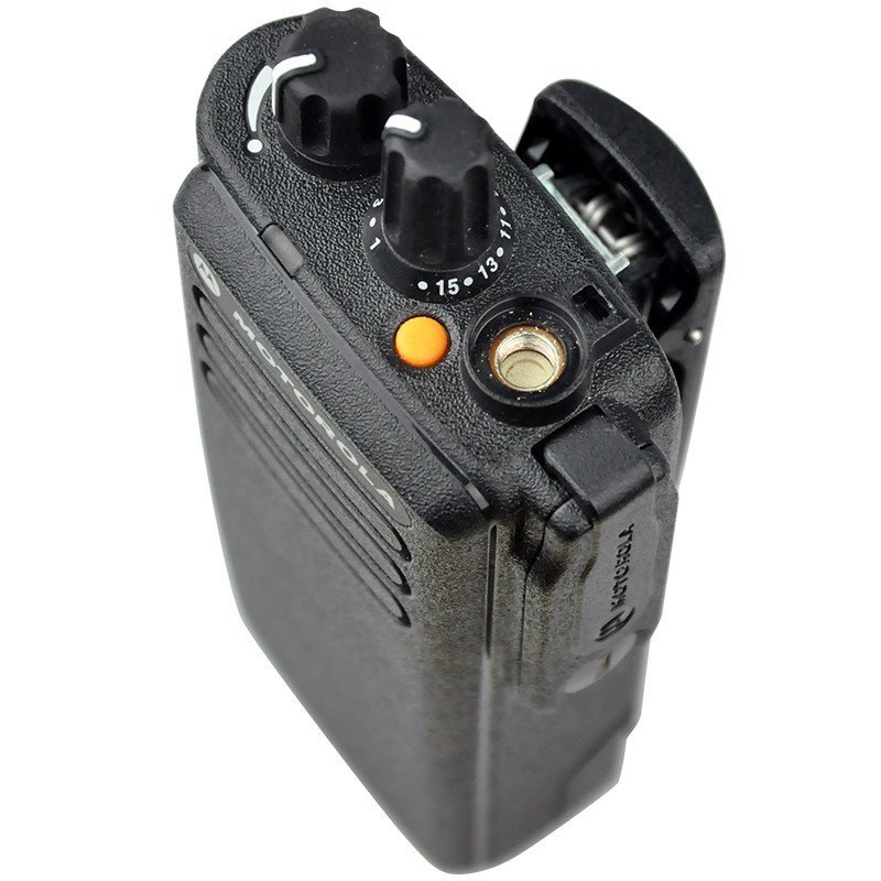 摩托罗拉(MOTOROLA)XiR P8608 UHF数字对讲机GPS IP57 蓝牙4.0 32信道 短信数据智能音频高清大图