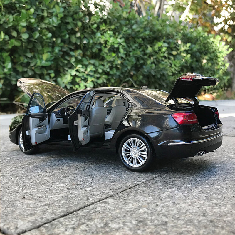 原厂 1:18 北汽 绅宝d280白色纸模
