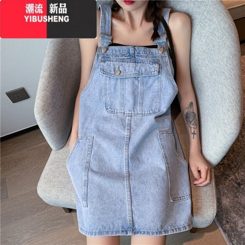 YIBUSHENG减龄气质设计感口袋牛仔背带短裙女季薄款大码收腹显瘦连衣裙子