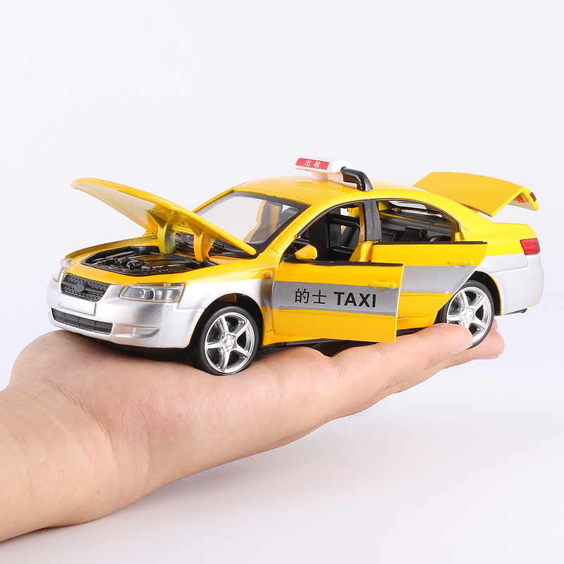 1:32北京出租车的士合金儿童玩具车奥迪a8出租车男孩仿真汽车模型