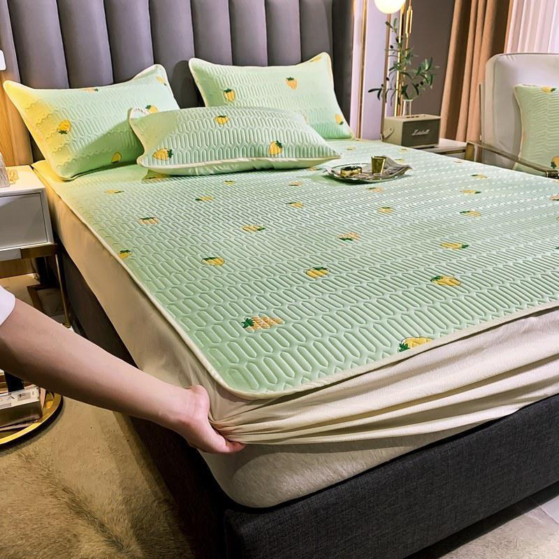 美帮汇夏季泰国乳胶冰丝凉席三件套1.5m床可水洗可折叠1.8米空调软席子 抹茶草莓 1.8m（6英尺）床