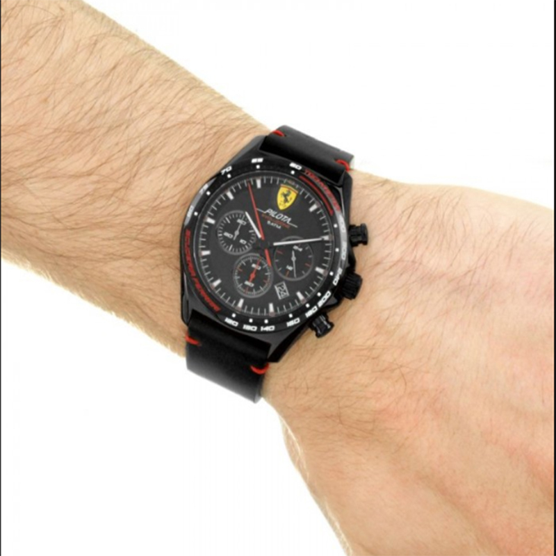 法拉利ferrari手表pilotaevo三眼计时码表日历黑盘皮带运动男表