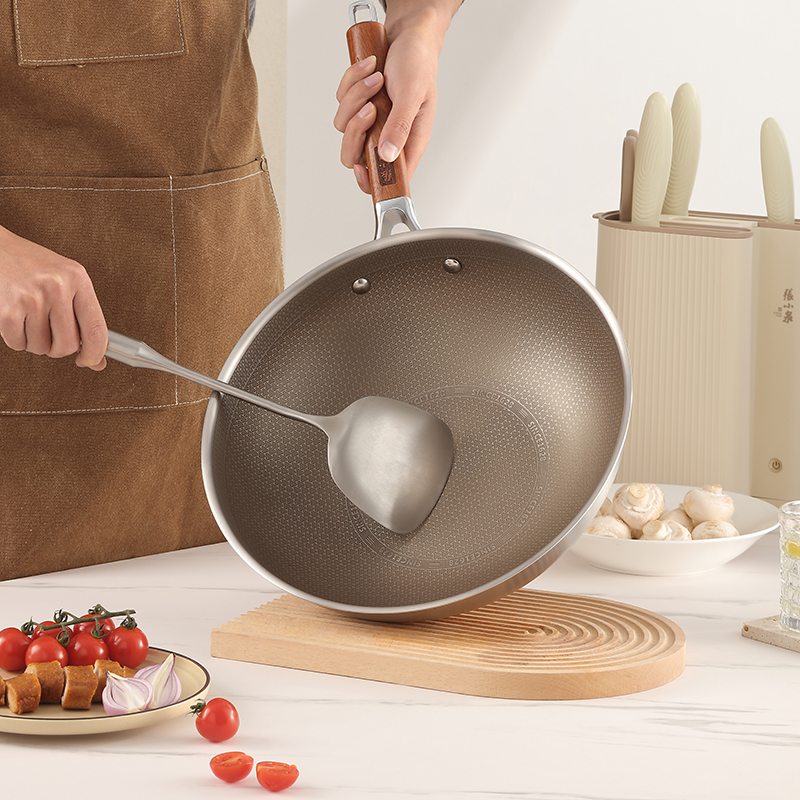 张小泉有钛304钢盾炒锅 -32cm C32560100高清大图