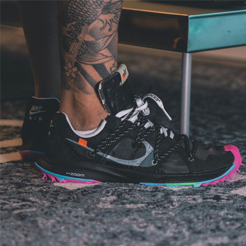 耐克nike off-white zoom terrakiger5 ow 联名钉刺跑步鞋 男女田径