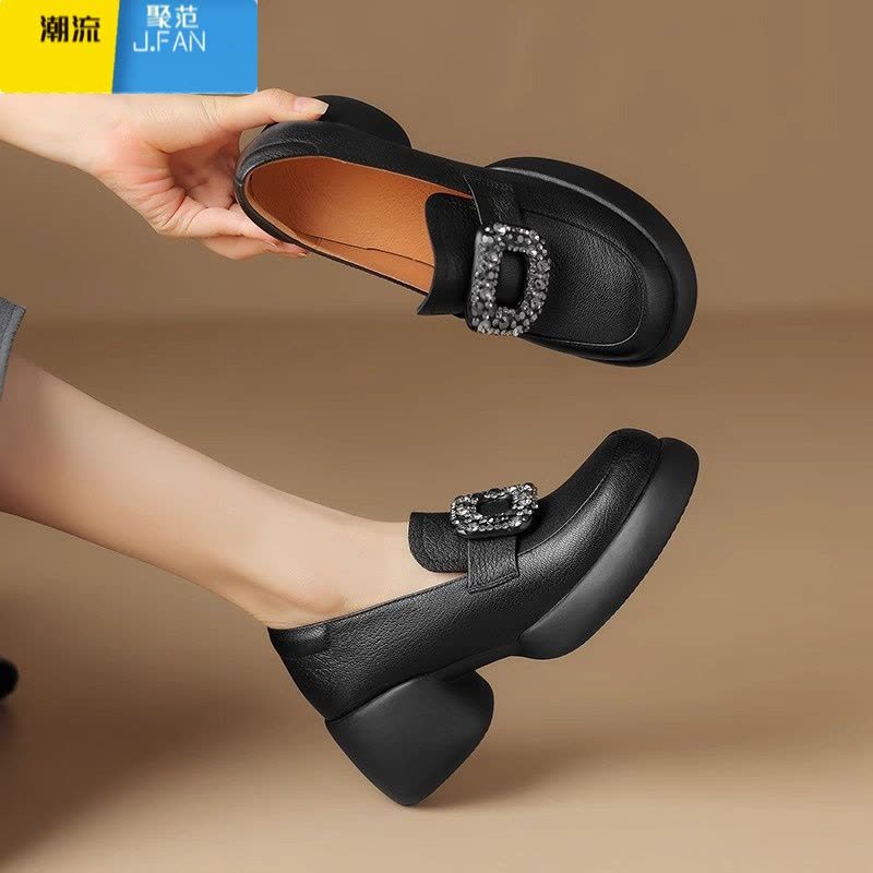 聚范厚底粗跟方扣乐福鞋女2024年春季新款英伦风圆头时尚高跟单鞋图片