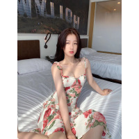 艳如飞三亚旅游拍照衣服女沙滩长裙超仙海边度假气质收腰碎花吊带连衣裙T恤