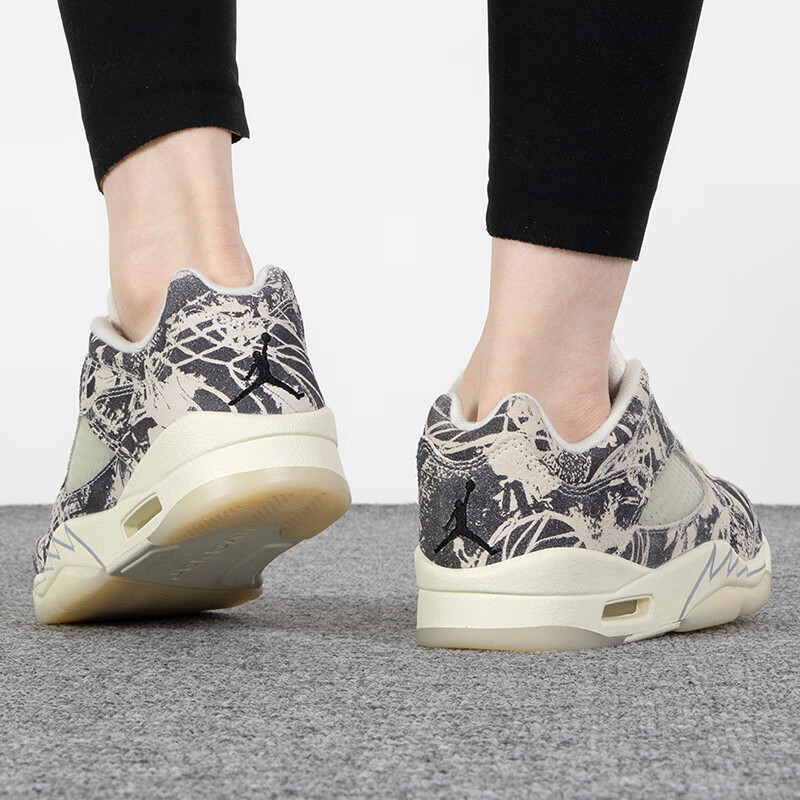 耐克(NIKE)女鞋 Air Jordan 5 Low AJ5涂鸦运动鞋实战训练休闲篮球鞋 DA8016-100