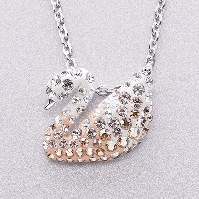 SWAROVSKI 施华洛世奇 人造水晶(小)渐变色水晶天鹅女士吊坠项链轻奢饰品 5215038