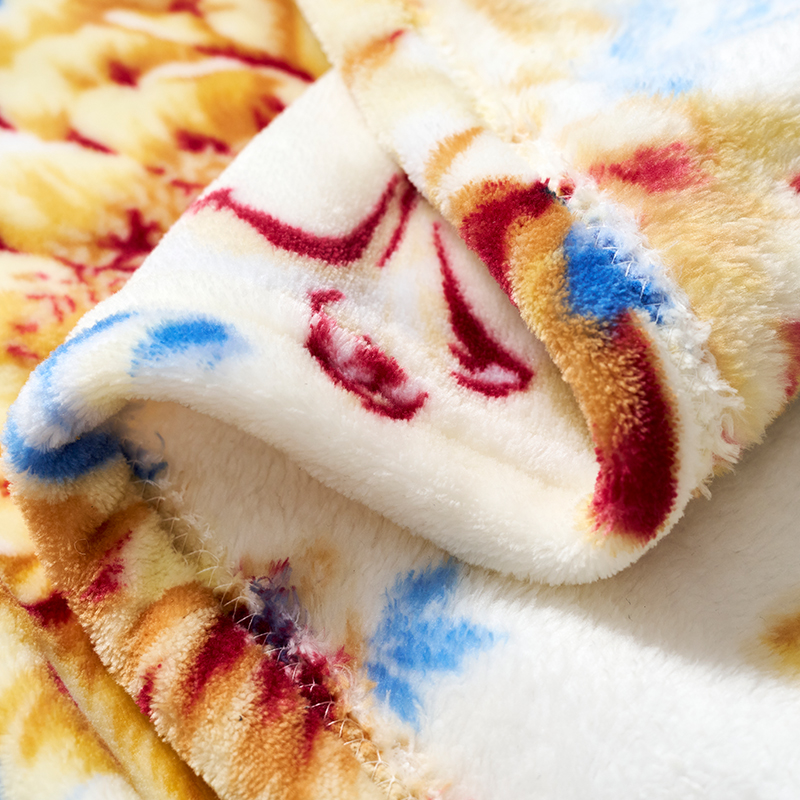 富安娜(FUANNA) 家居多功能法兰绒午休毯 落英缤纷 80*120cm 288g高清大图