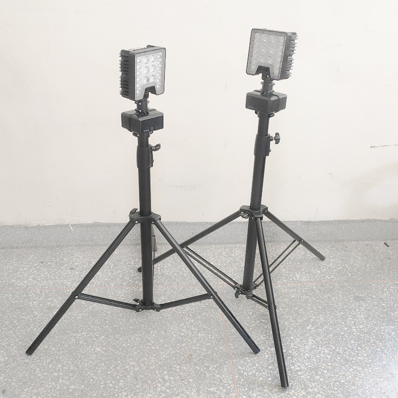 盛王盛荣 LED 便携升降工作灯高清大图