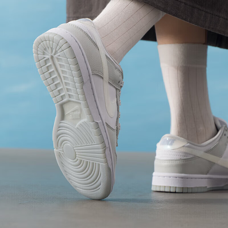 耐克（NIKE）女鞋新款板鞋Dunk Low经典低帮轻便透气耐磨运动休闲鞋HJ5787-001 ZP高清大图