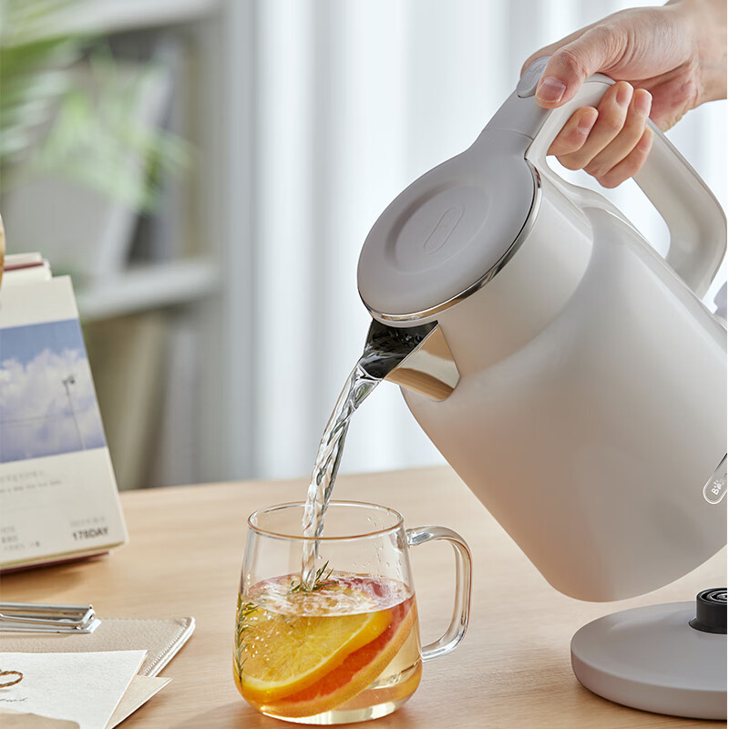 小熊电热水壶ZDH-E15X8 白色高清大图