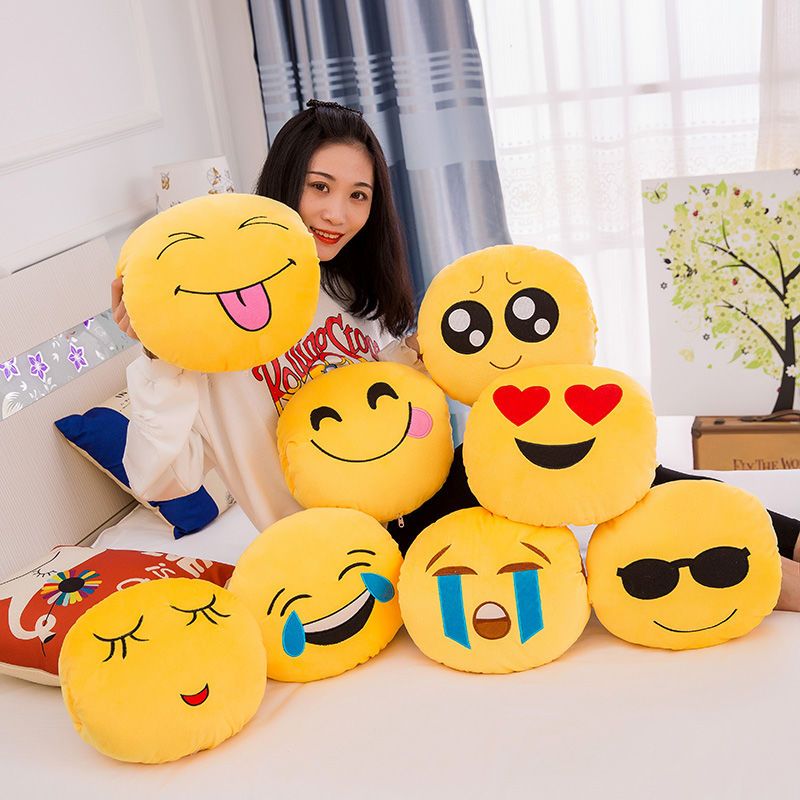 可爱表情包抱枕暖手公仔毛绒玩具靠垫恶搞怪枕头可插手滑稽礼物