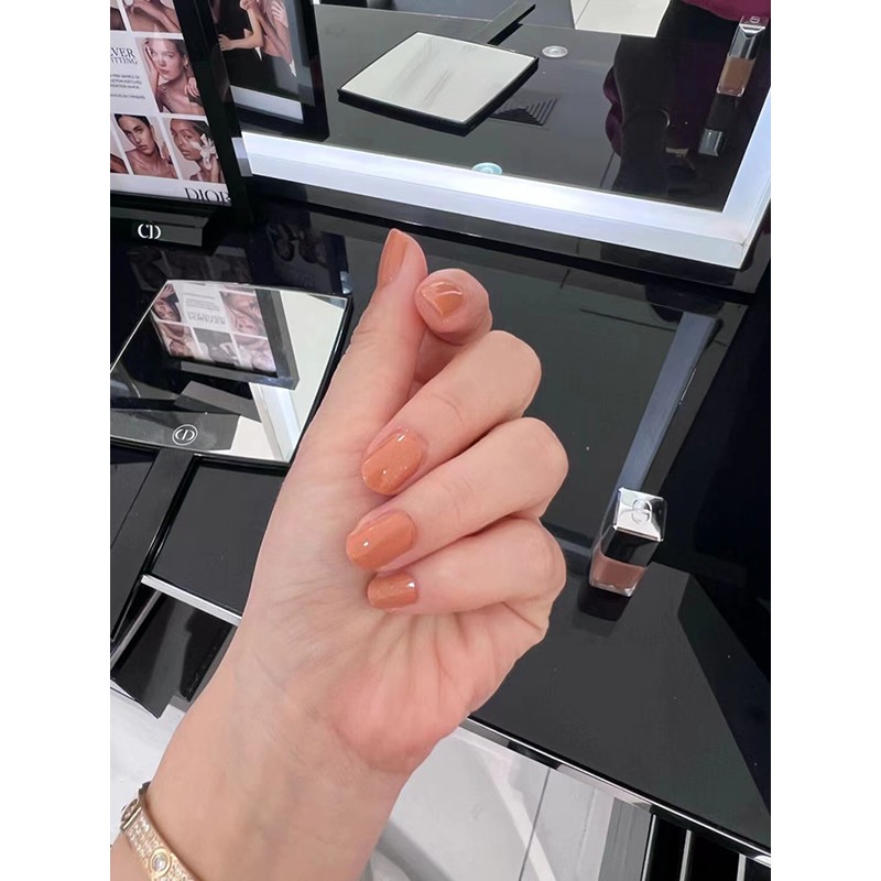 迪奥(Dior)指甲油炫亮持久滋养强韧打底显白美甲底油 212#港式奶茶色高清大图