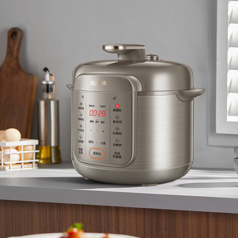 苏泊尔多功能电压力锅60L智能操控大容量健康烹饪家用电器设计简约