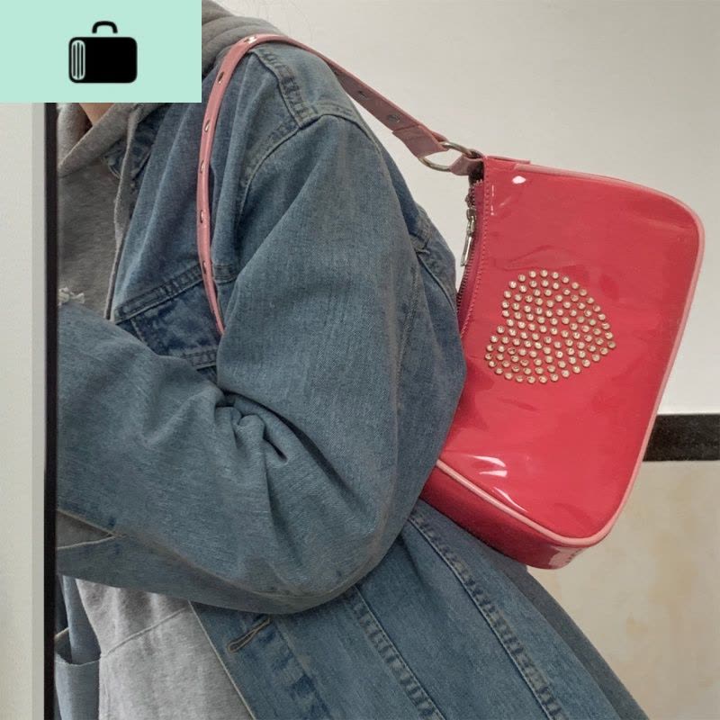 这很辣妹!幼苗薄荷漆皮芭比粉少女闪爱心带钻法棍包腋下包NEW LAKE 芭比粉秒发女士单肩包图片