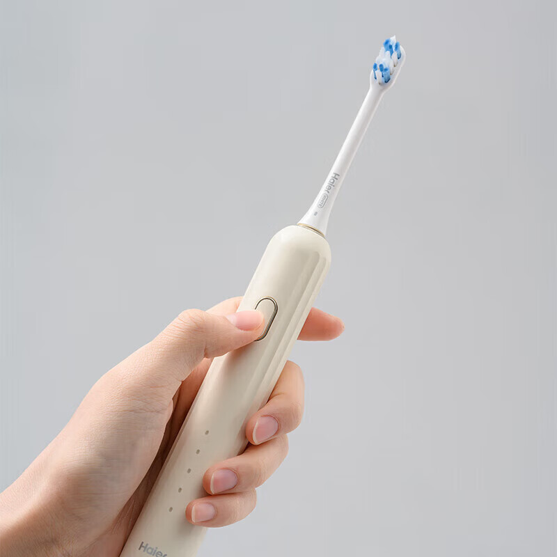 海尔(Haier)Y-D006W 云鼎套装 电动牙刷236.6*26*26mm+电动剃须刀64*36mm(单位:套)高清大图
