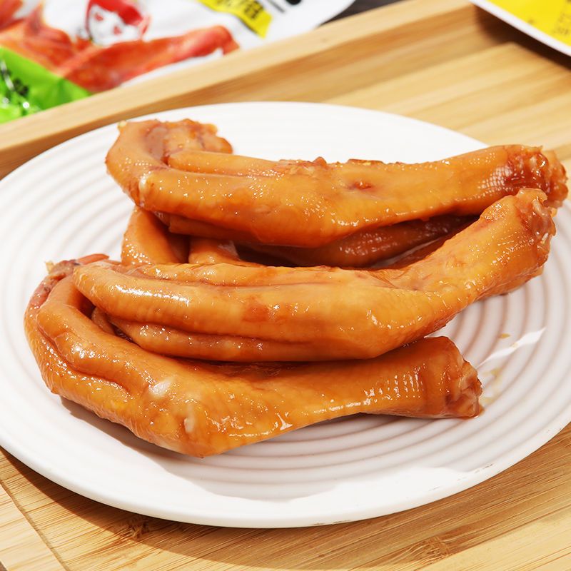 酸辣泡椒鸭掌泡鸭爪风味网红休闲零食鸭肉大礼包整箱批发