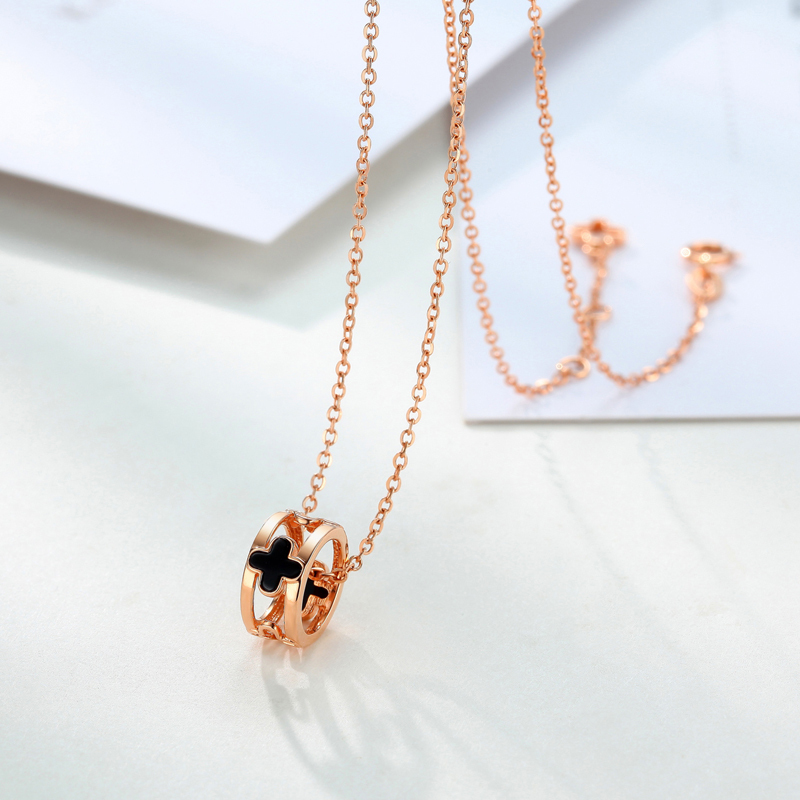 潮宏基小确幸花径四叶草18k金玫瑰金玛瑙吊坠项链彩金锁骨链套链