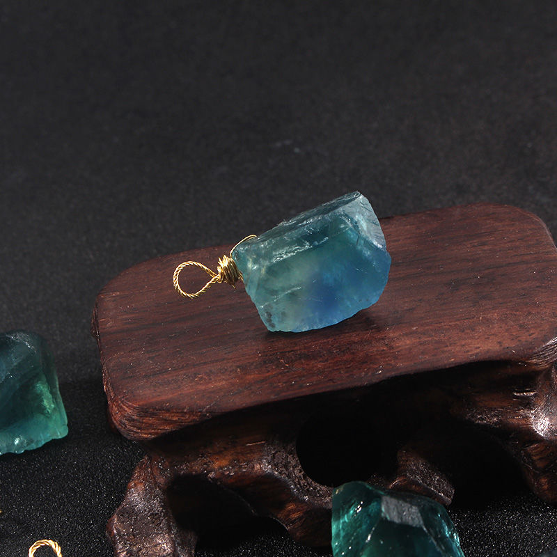 天然水晶原石绿蓝萤石原石吊坠水晶原矿缠丝项链男女款原创手作