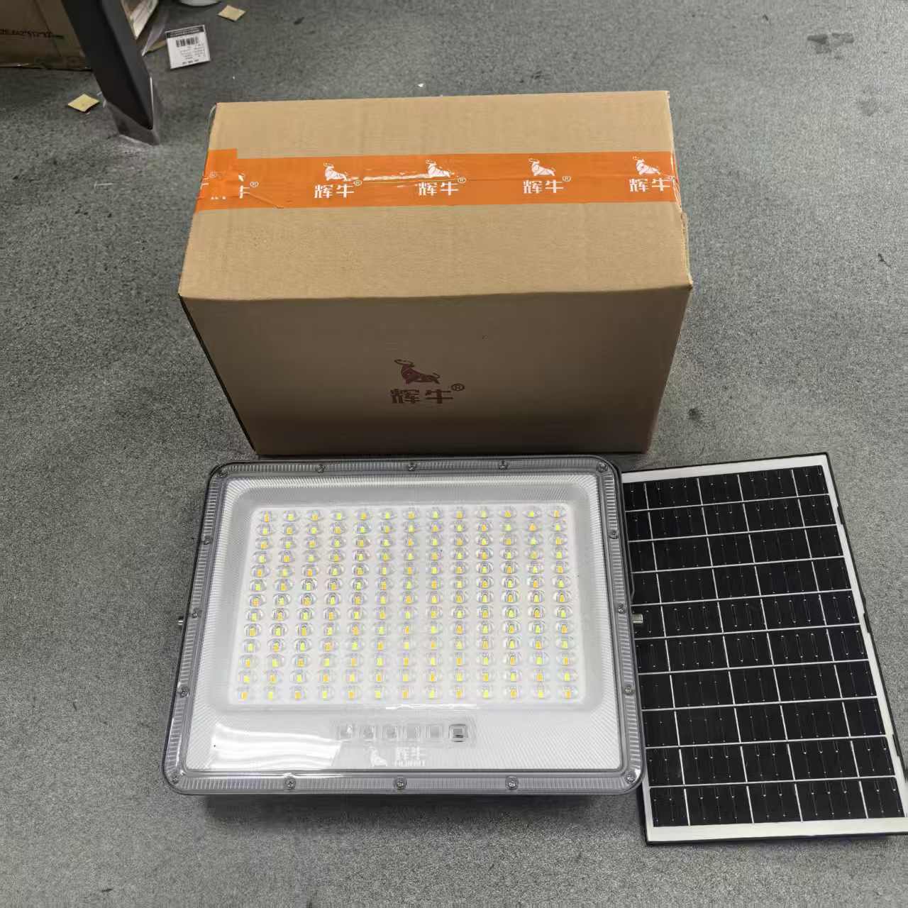 辉牛 LED太阳能投光灯 HN-D01 件高清大图