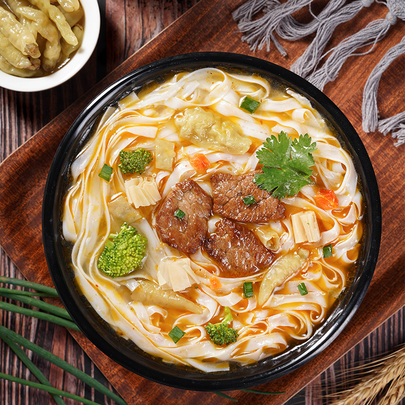 家乡人泡椒牛肉味河粉桶装115g非油炸方便面桶面麻辣香锅味香菇炖鸡味