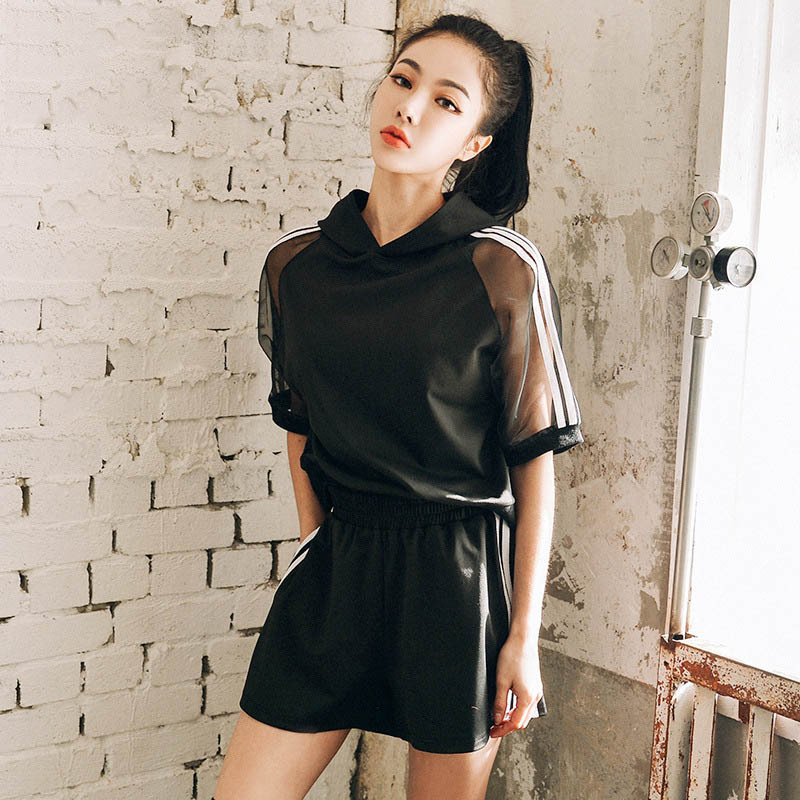 健身服女套装18新款夏季宽松性感健身房跑步运动速干瑜伽服