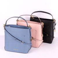 [直营]迈克·科尔斯(MICHAEL KORS)hayes水桶包单肩包斜跨包包手提包女包 软欧美时尚 牛皮 mk