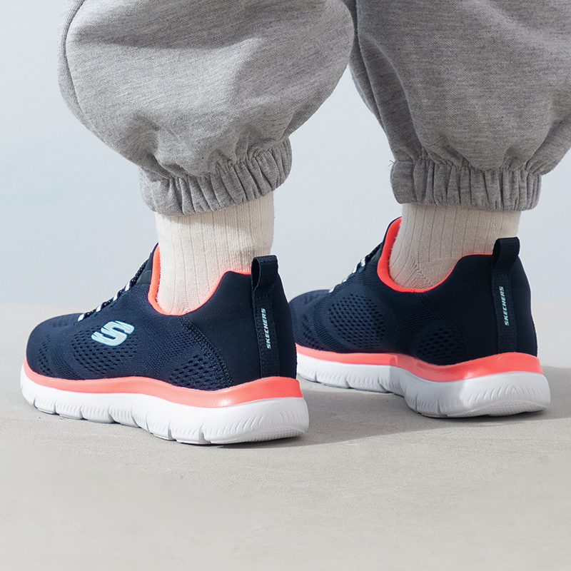 Skechers斯凯奇女子新款撞色健步鞋软弹运动休闲鞋149523-NVNP ZP