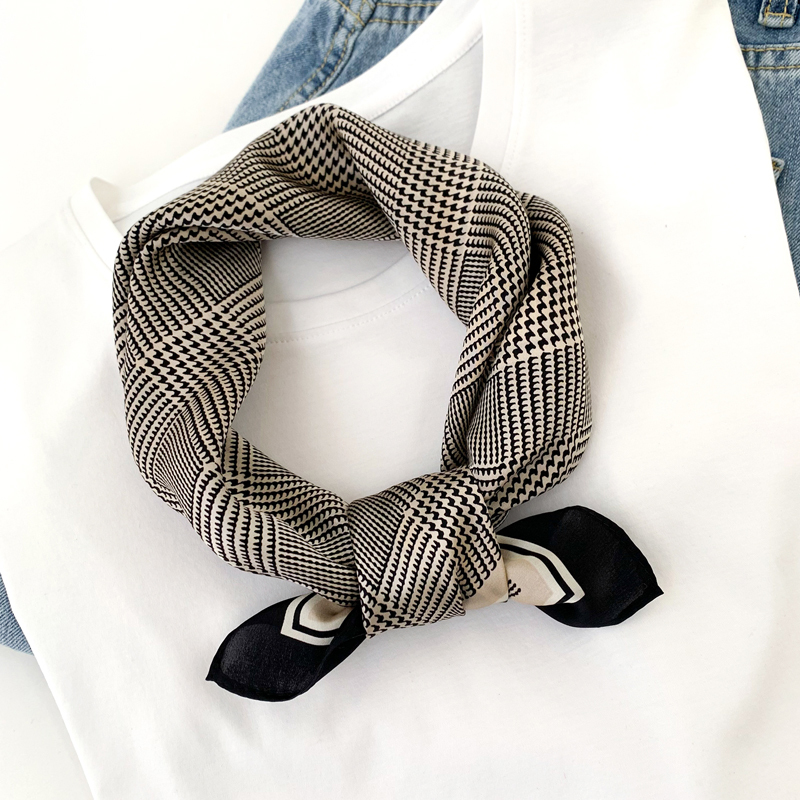 真丝桑蚕丝小方巾丝巾女春秋夏季护颈围脖子薄围巾千鸟格搭配衬衫千鸟